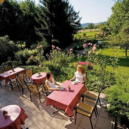 Quellenhof Hotel 4*