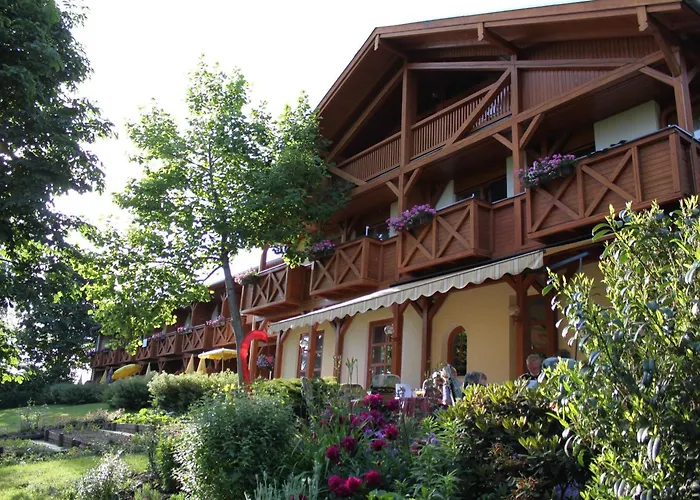 Hotel Quellenhof 4*