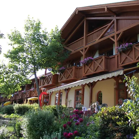 Hotel Quellenhof 4*