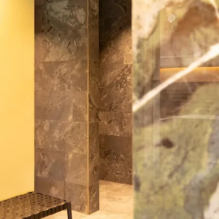 Quellenhof Hotel 4*