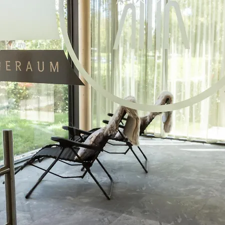 Quellenhof Hotel 4*