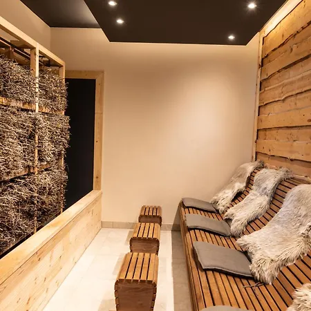 Hotel Quellenhof 4*