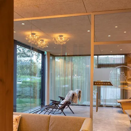 Quellenhof Hotel 4*